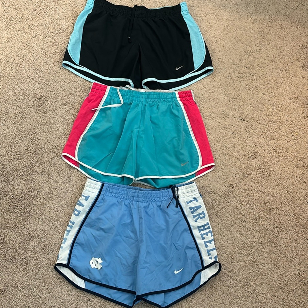 Women's Nike size S shorts vguc